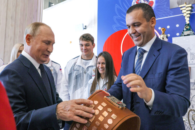 Gazprom-Sponsored IBA Allows Russians Back into Sport